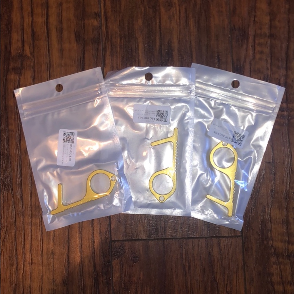 New 3 Pack No Touch Key Ring in Gold - Picture 2 of 7